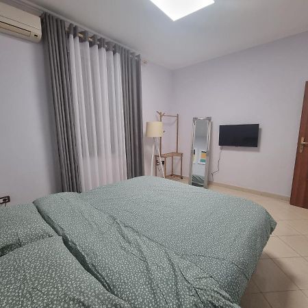 Glamorous Apartment In Тирана Екстериор снимка