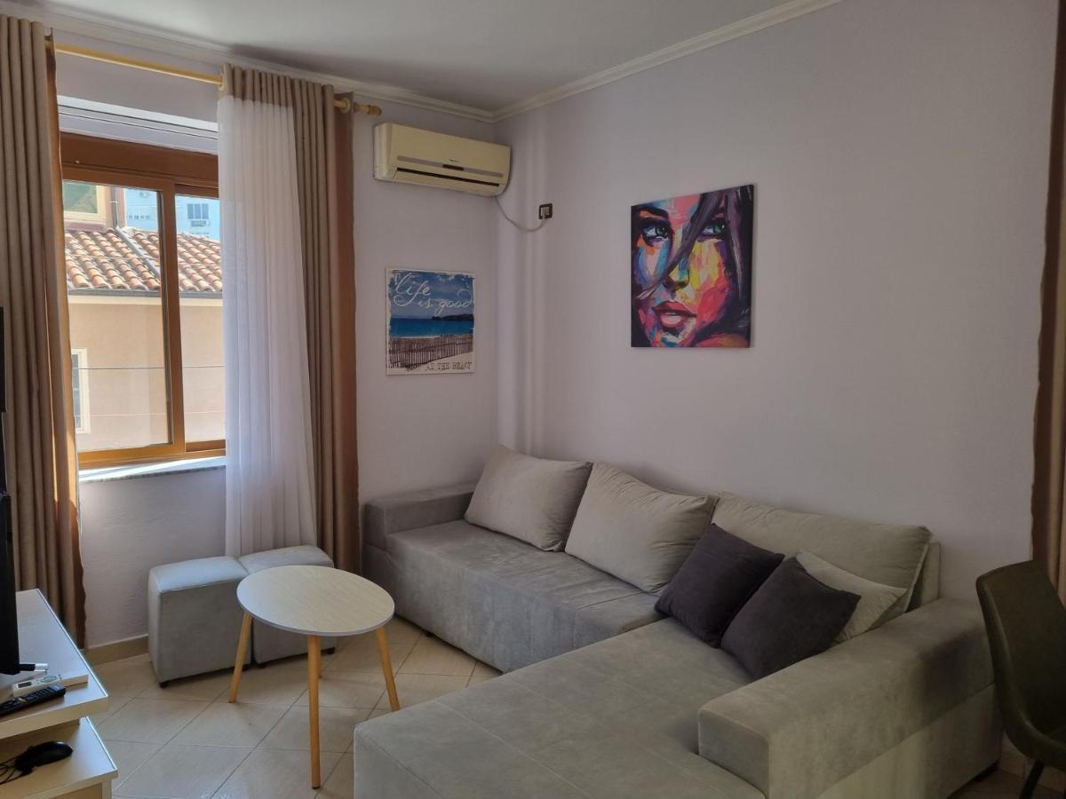 Glamorous Apartment In Тирана Екстериор снимка