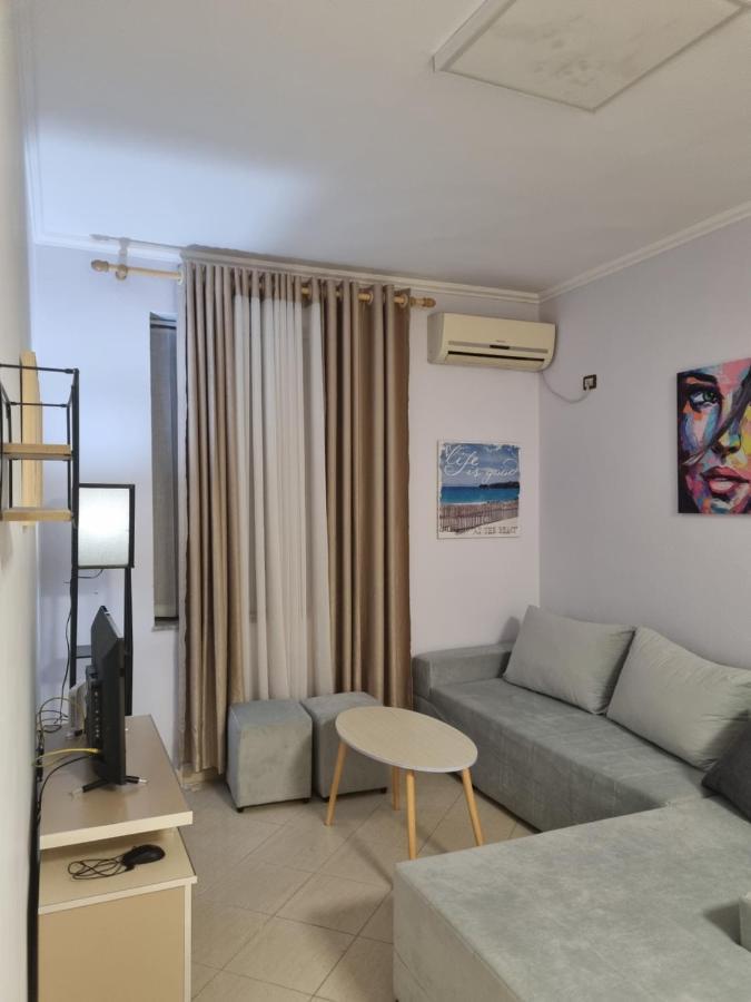 Glamorous Apartment In Тирана Екстериор снимка